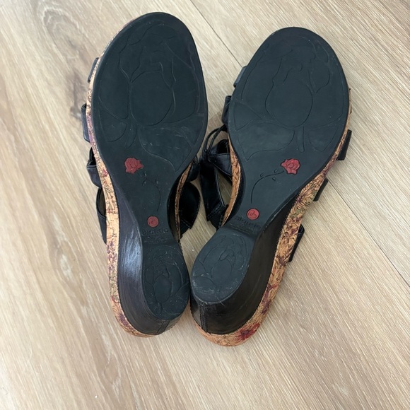 Blondo Black Wedge Sandals Women’s Size 9 – Cork Floral Platform Leather - Picture 6 of 7